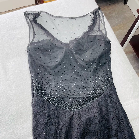 Black lace and netting full length formal dress - Picture 3 of 3